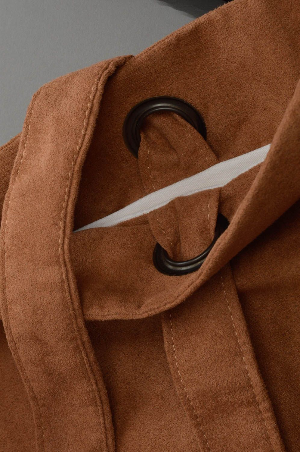 Braune handgemachte Tasche aus Stoff aus künstlichem Wildleder für Damen foto 4