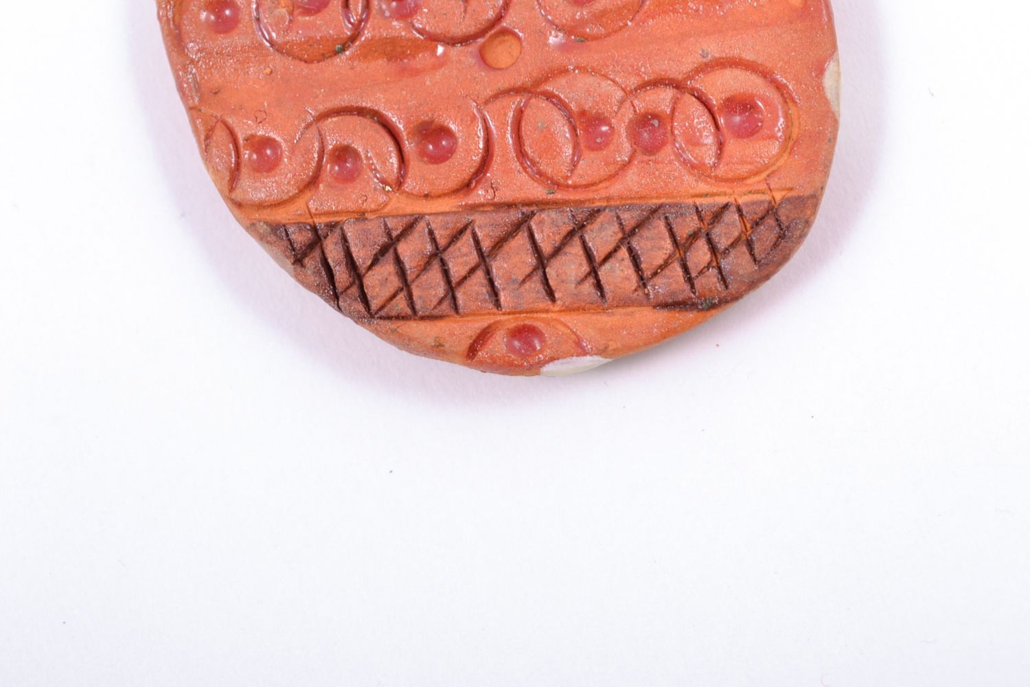 Round ceramic fridge magnet with ornament photo 3