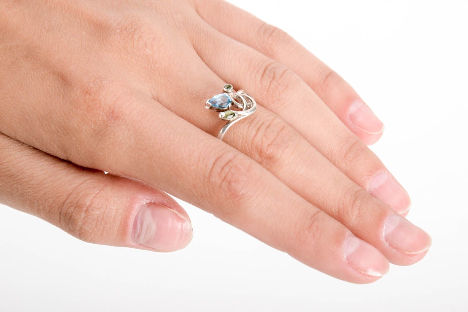 Перстень из серебра ручной работы стильный женский перстень ювелирная бижутерия фото 1