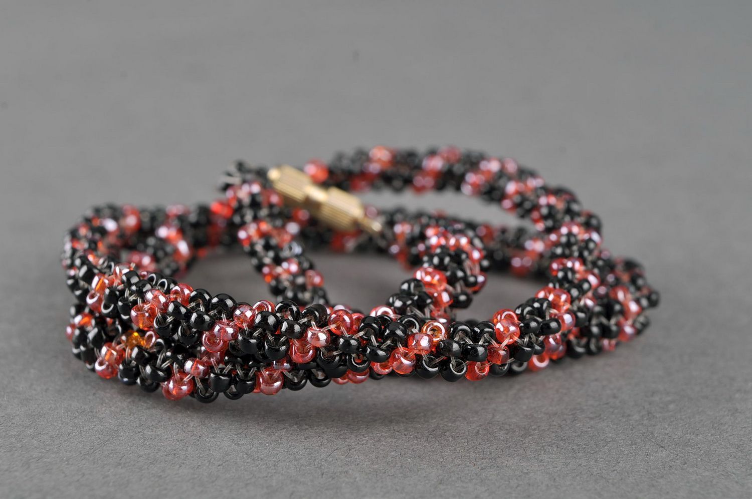 Bracelet-necklace made of chinese beads photo 1