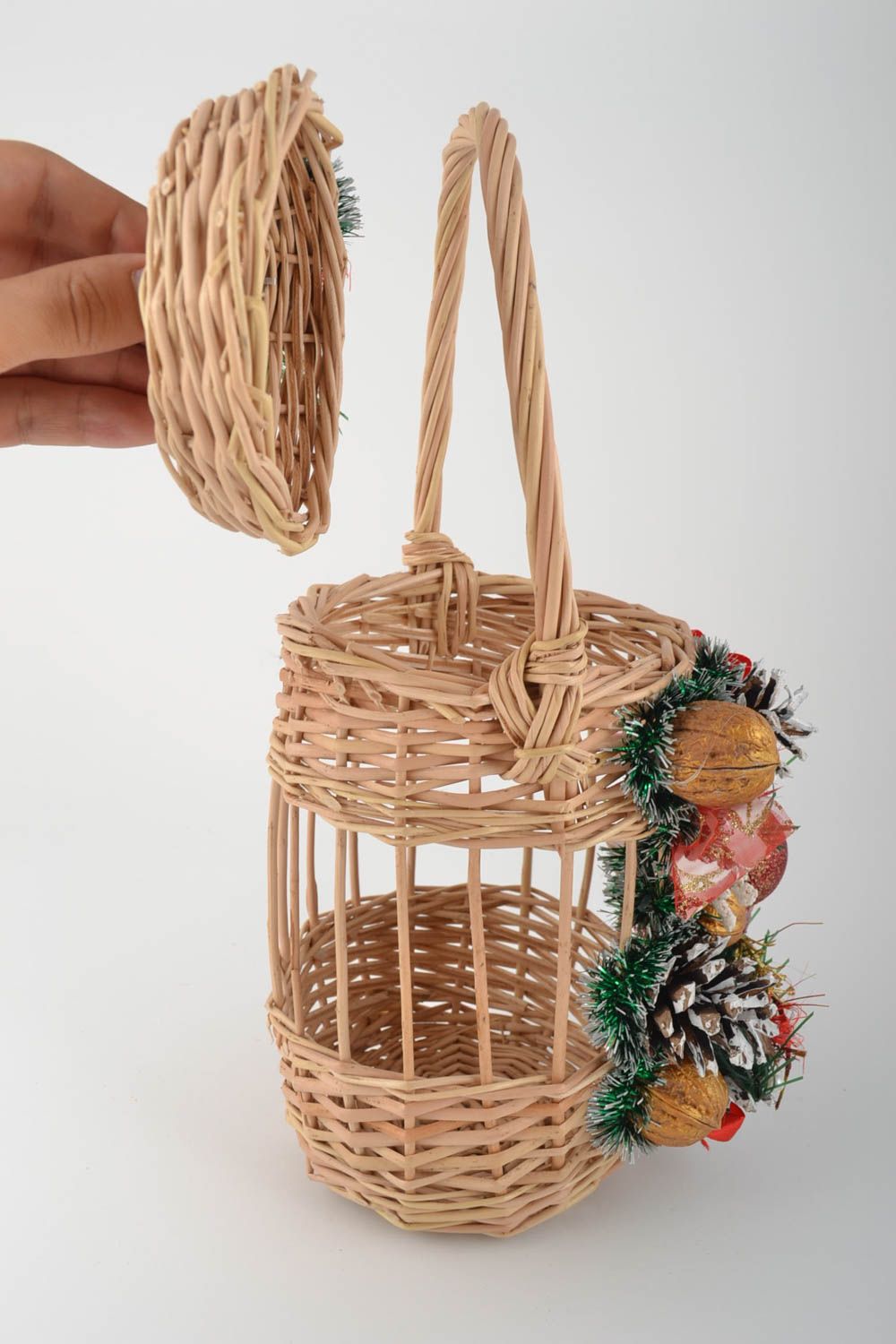 Handmade woven basket for blessing of water with lid decorated with cones photo 4