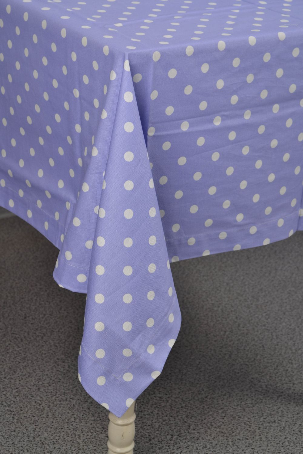 Lavender dotted tablecloth for rectangular table 140x140 cm photo 3