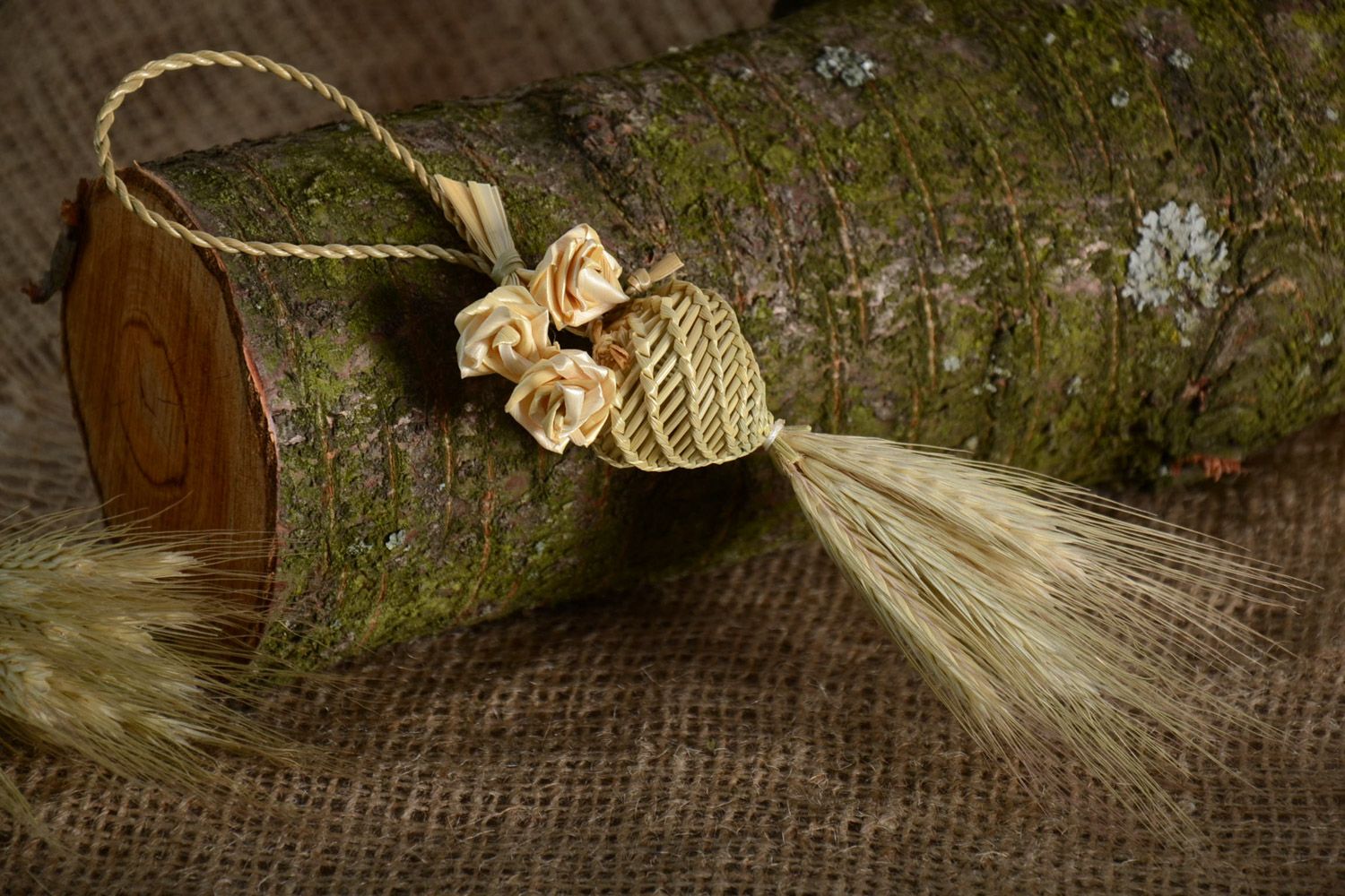 Handmade small eco friendly Christmas tree ornament woven of natural straw photo 1