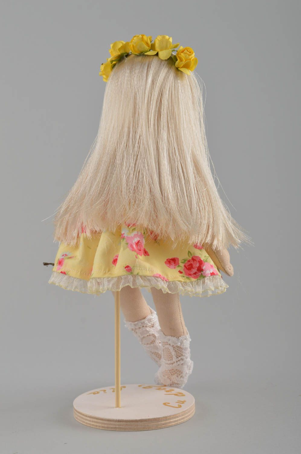 Poupée en tissu Jouet fait main Cadeau pour enfant Blonde en robe jaune photo 5