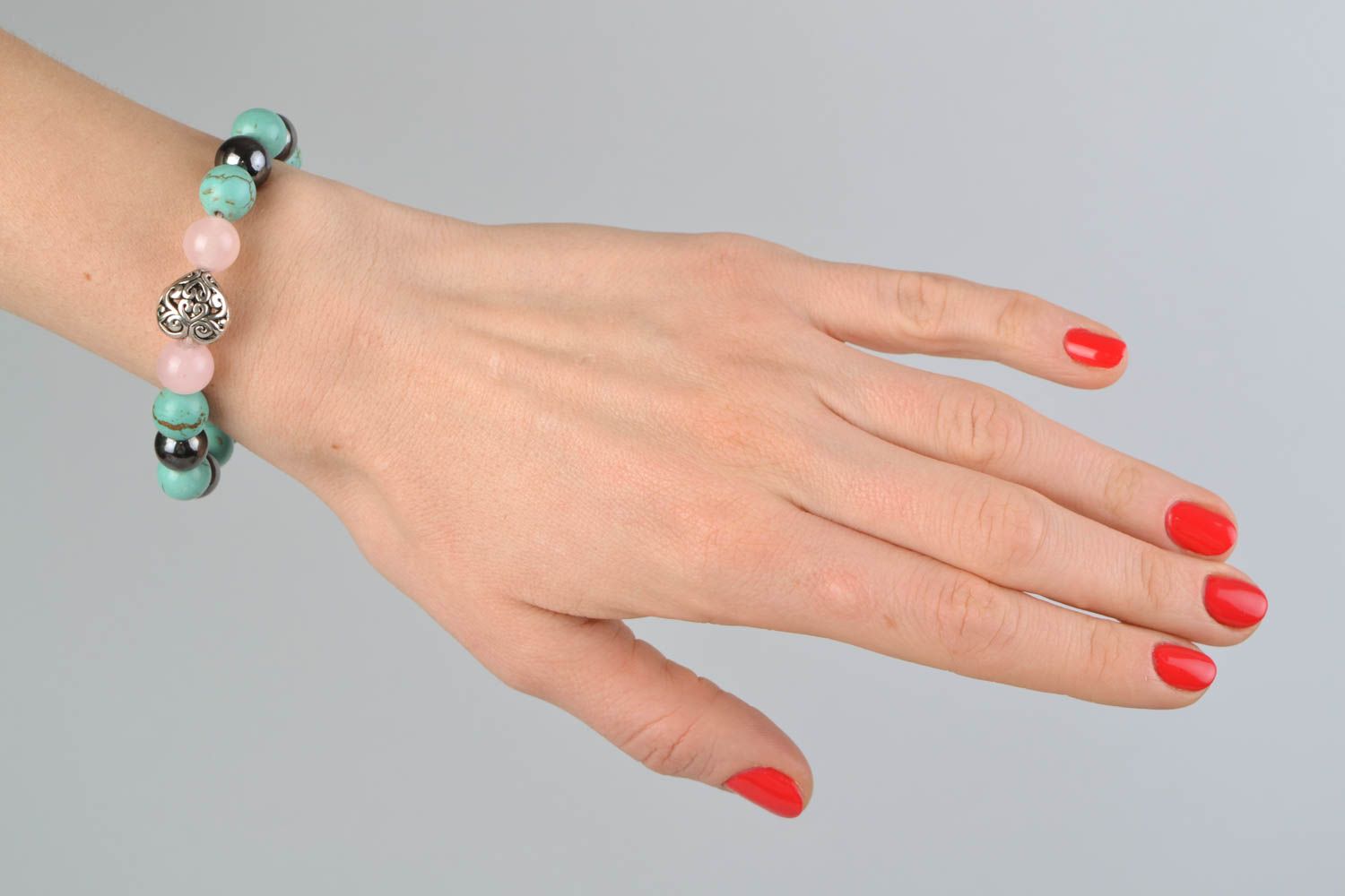 Joli bracelet original avec turquoise hématite et quartz rose fait main femme photo 2