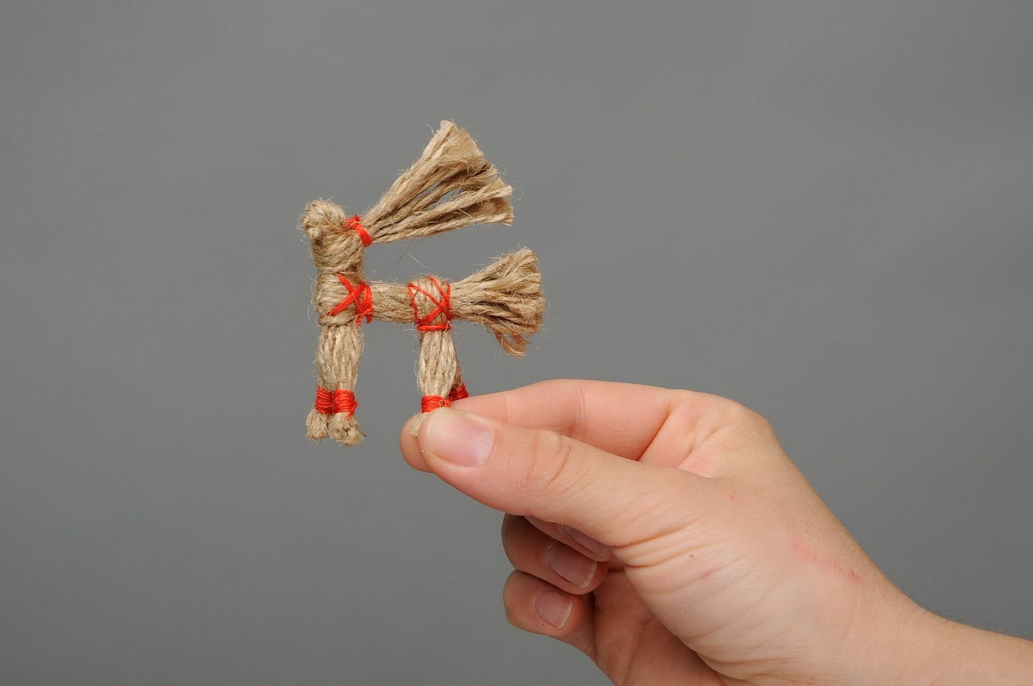 Muñeca de hilo en forma de caballo foto 2