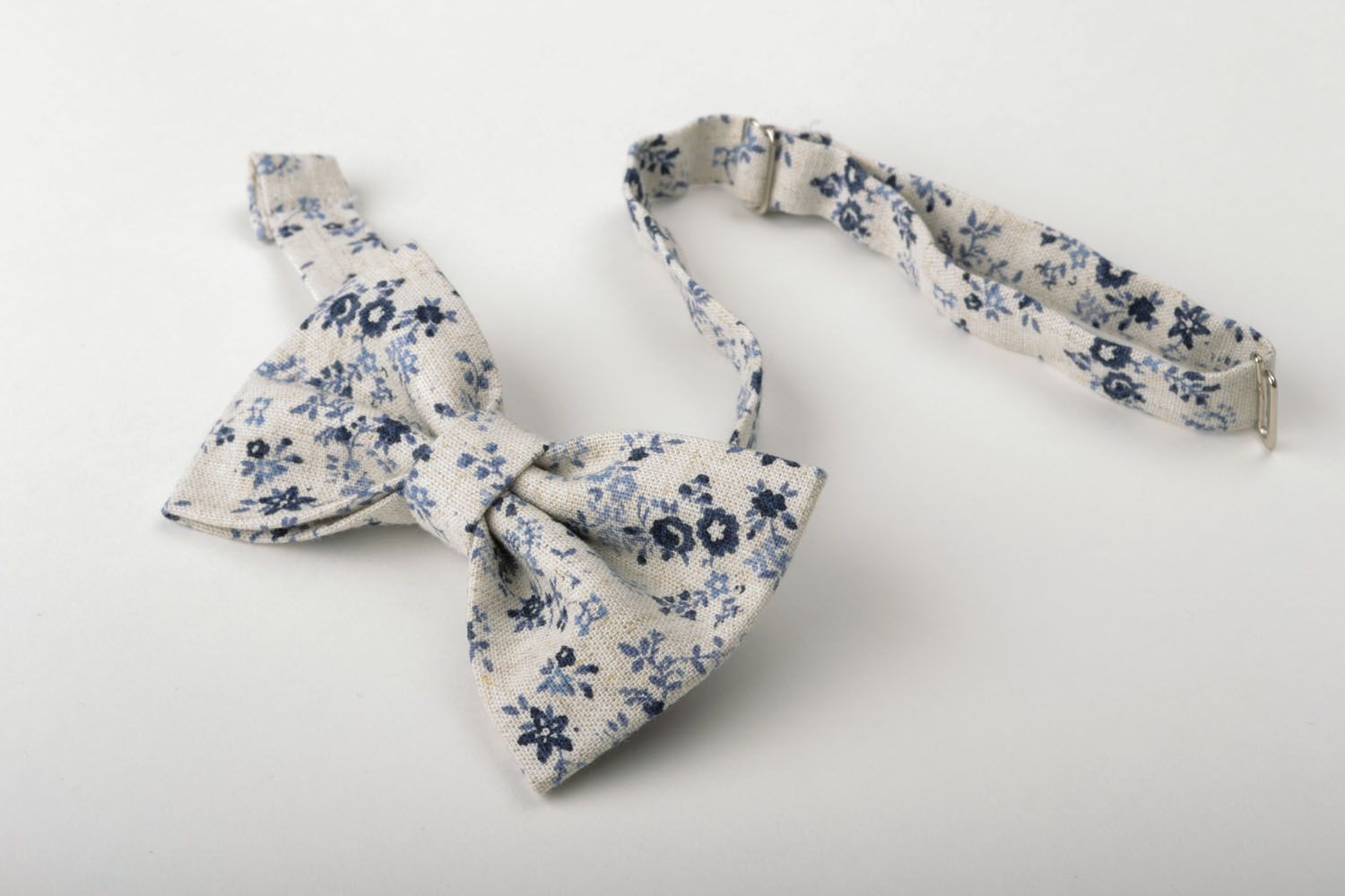 Bow tie with floral print photo 3