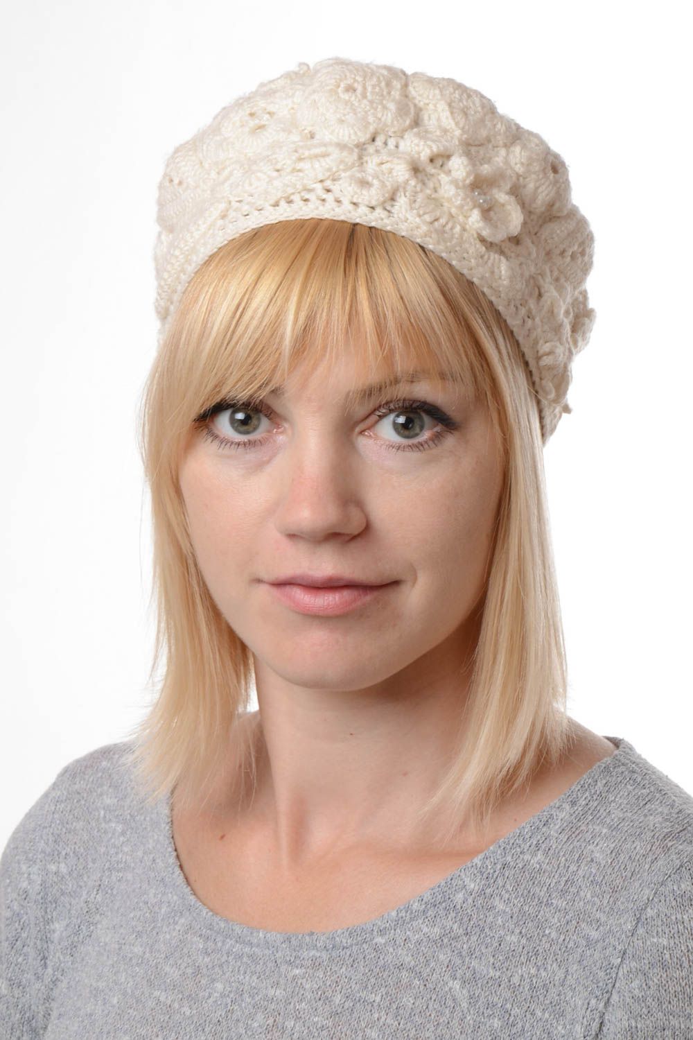 Bonnet tricot Chapeau au crochet fait main blanc original Vêtement femme photo 1