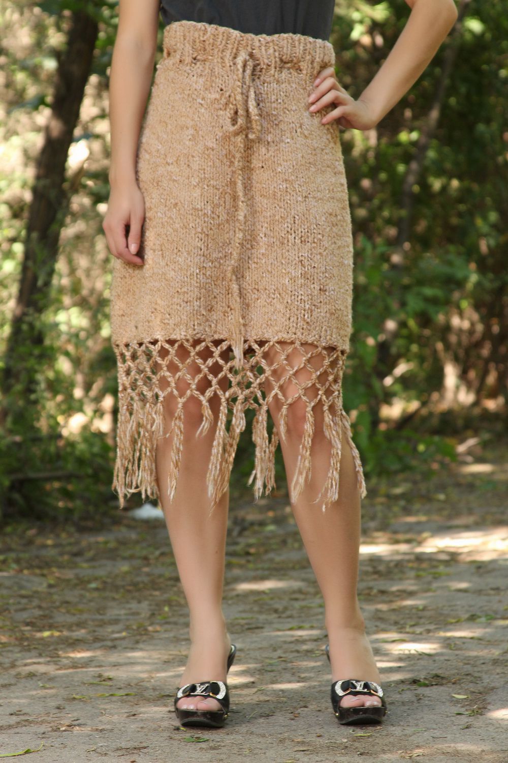 Knitted skirt with fringe photo 2
