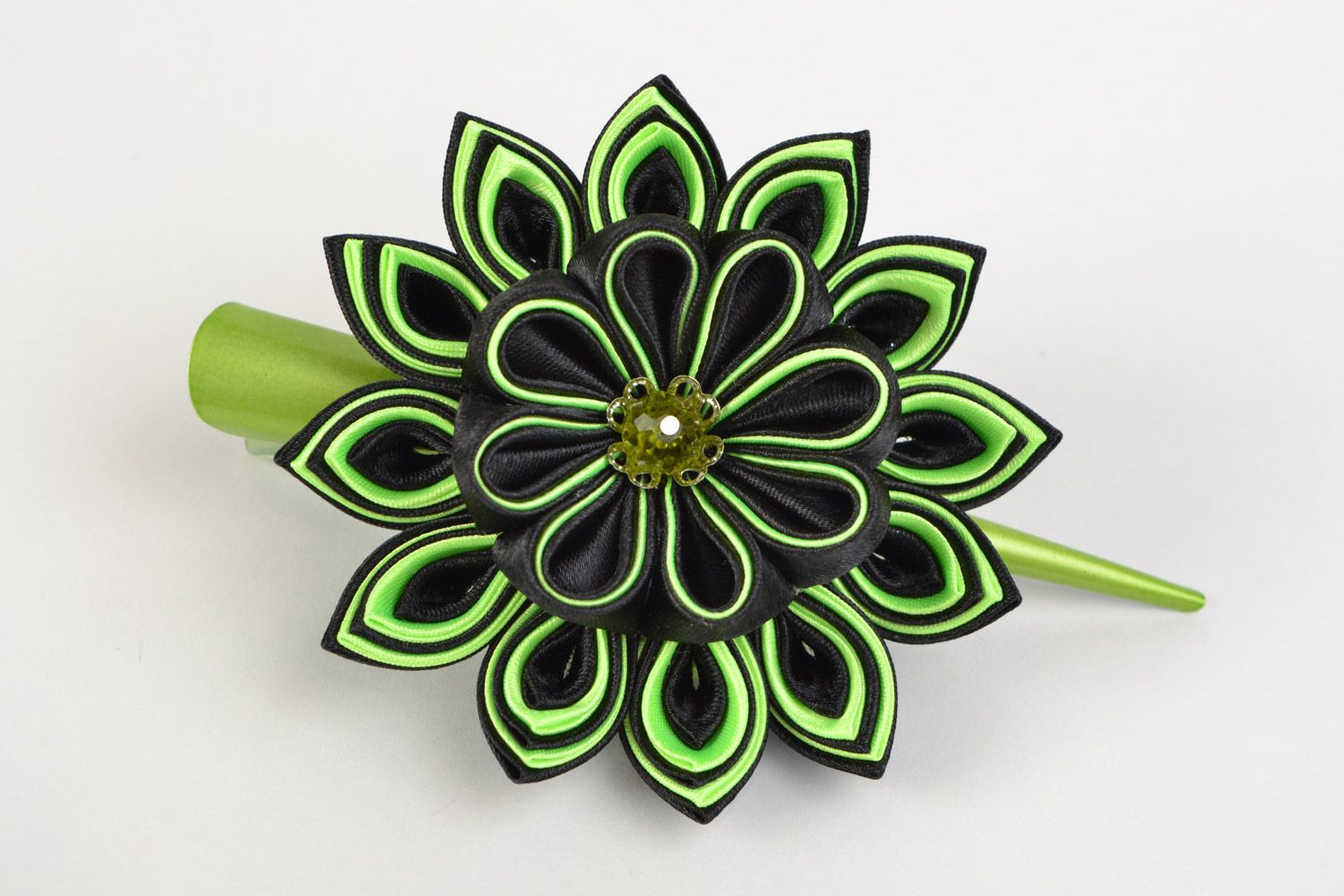 Handmade kanzashi flower hair clip of black and lime colors photo 3