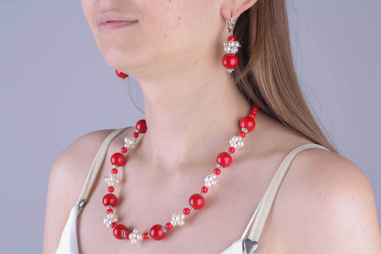 Set of jewelry made of coral and pearls photo 4