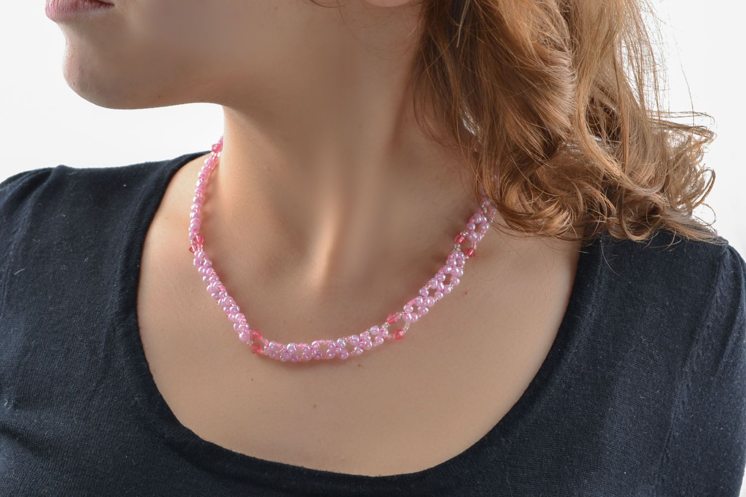 Gentle pink beaded necklace photo 5