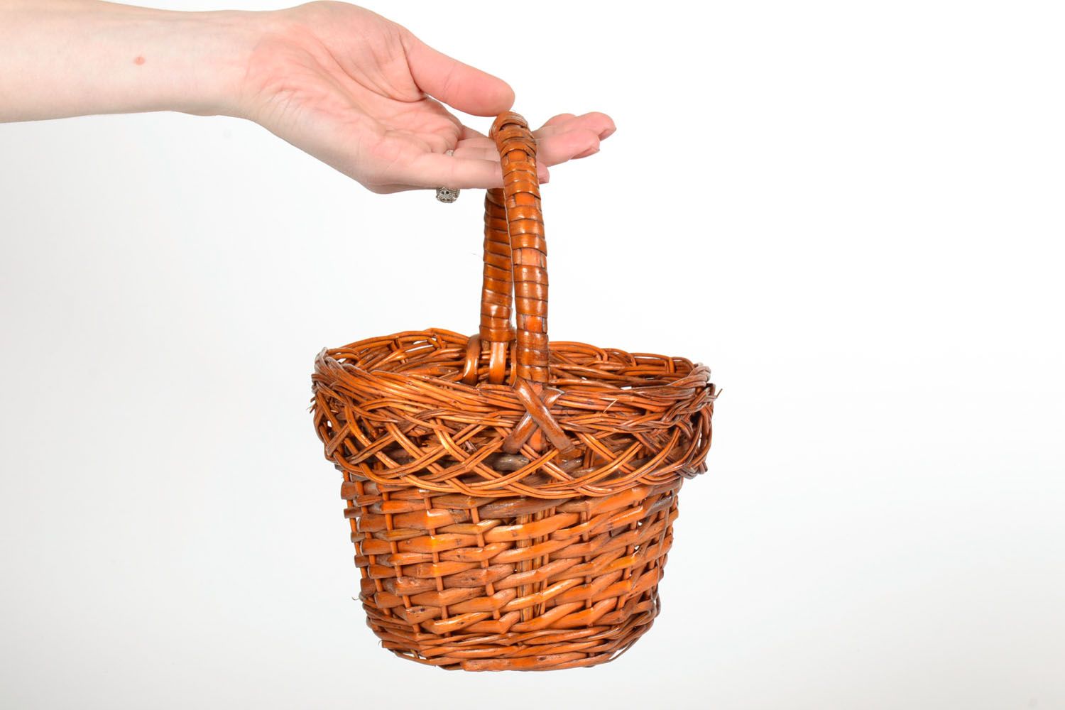 Woven basket with handle photo 5