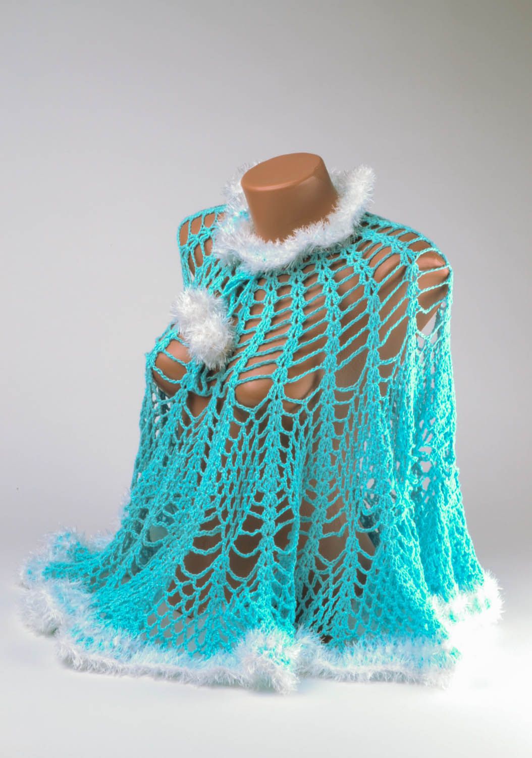 Cape tricotée au crochet faite main photo 3