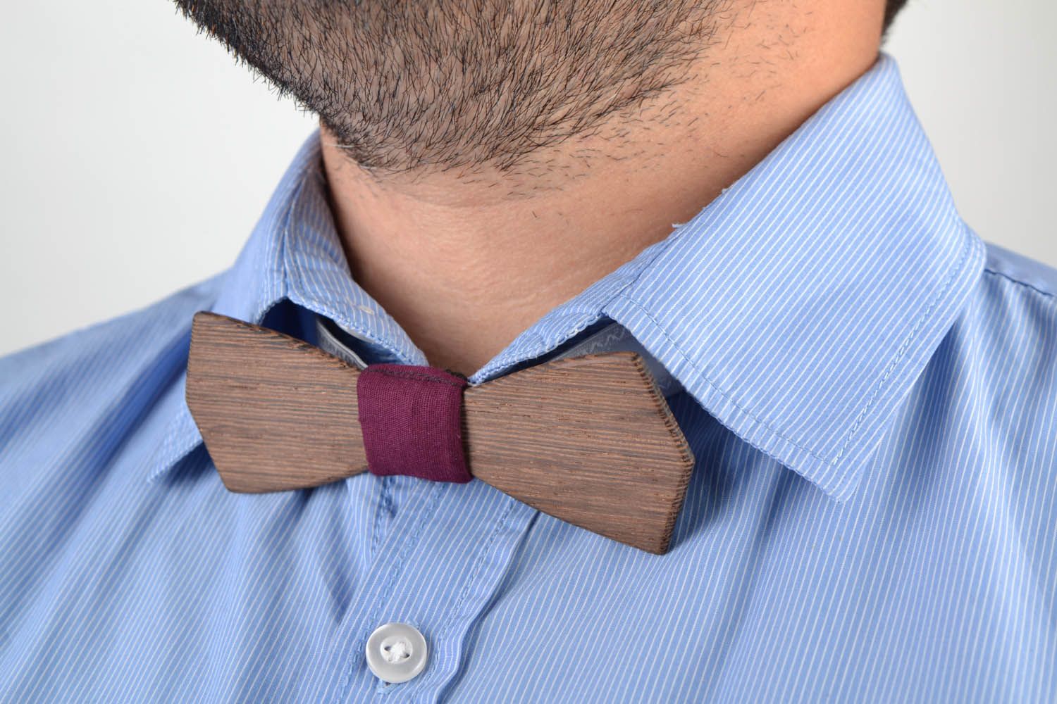 Fashionable wooden bow tie photo 4