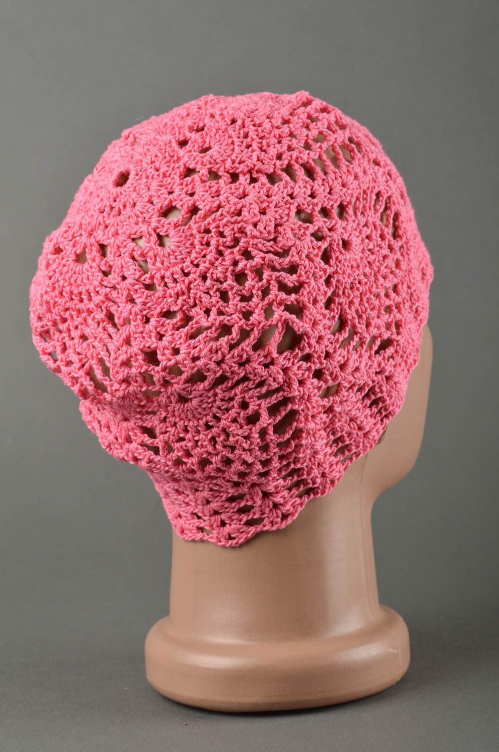 Bonnet rose fait main Bonnet pour fille tricoté au crochet Vêtement enfant photo 2