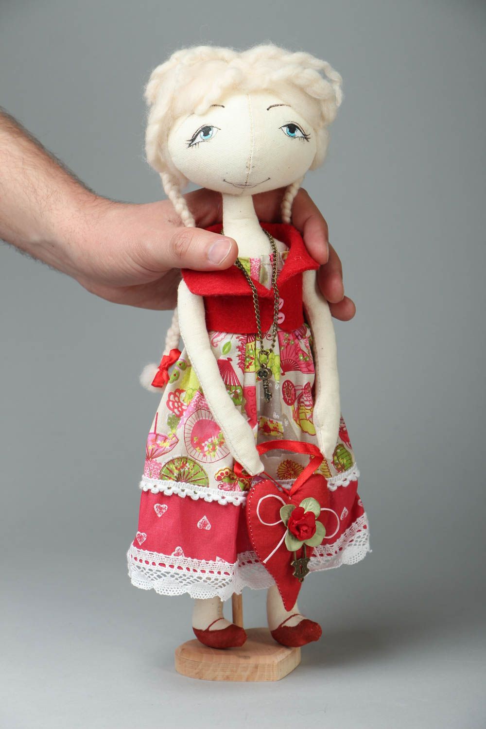 Мягкая игрушка Кукла с сердечком  фото 4