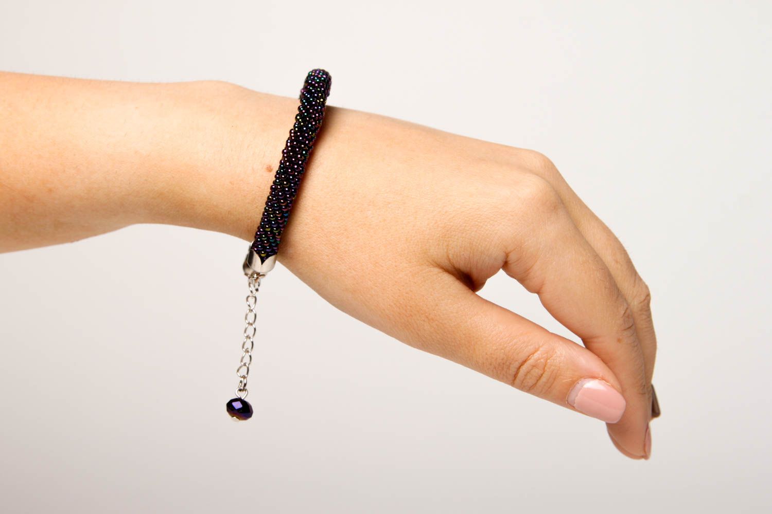 Женский браслет хэнд мейд темный жгут из бисера необычное украшение из бисера фото 2