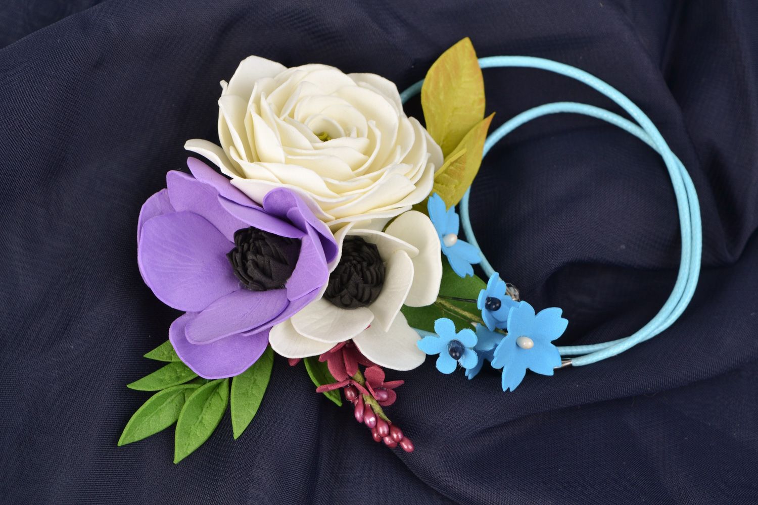 Collier avec fleurs en foamiran fait main original élégant cadeau pour femme photo 1