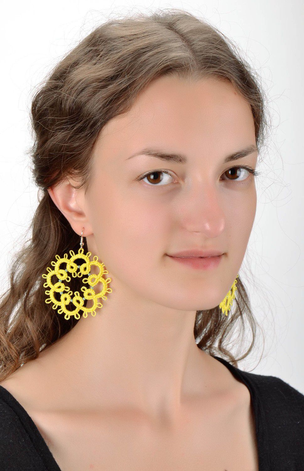 Gelbe Ohrringe aus Schiffchenspitze, handmade foto 5