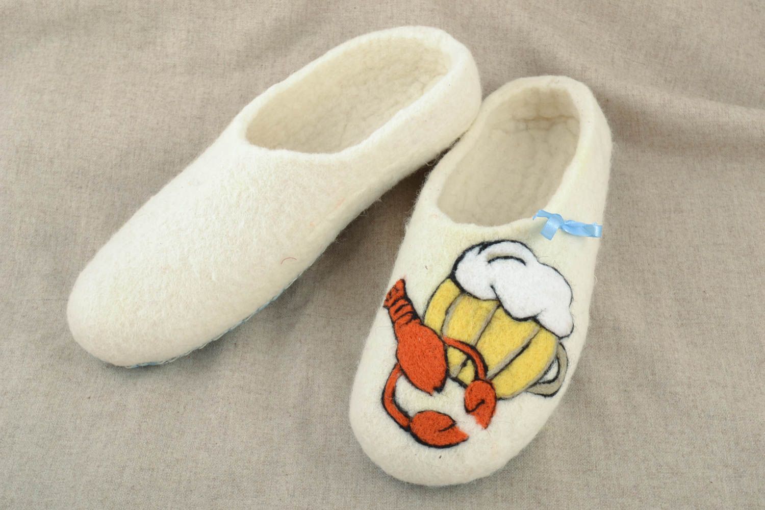 Beautiful white handmade designer felted wool men's house slippers photo 1