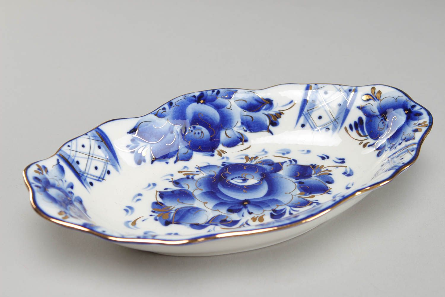 Porcelain dish with Gzhel painting photo 1