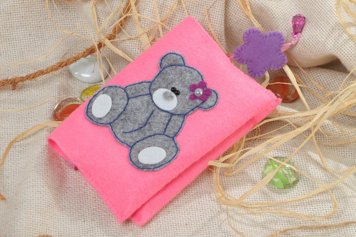Handmade decorative passport cover sewn of pink felt with image of bear for girl photo 1
