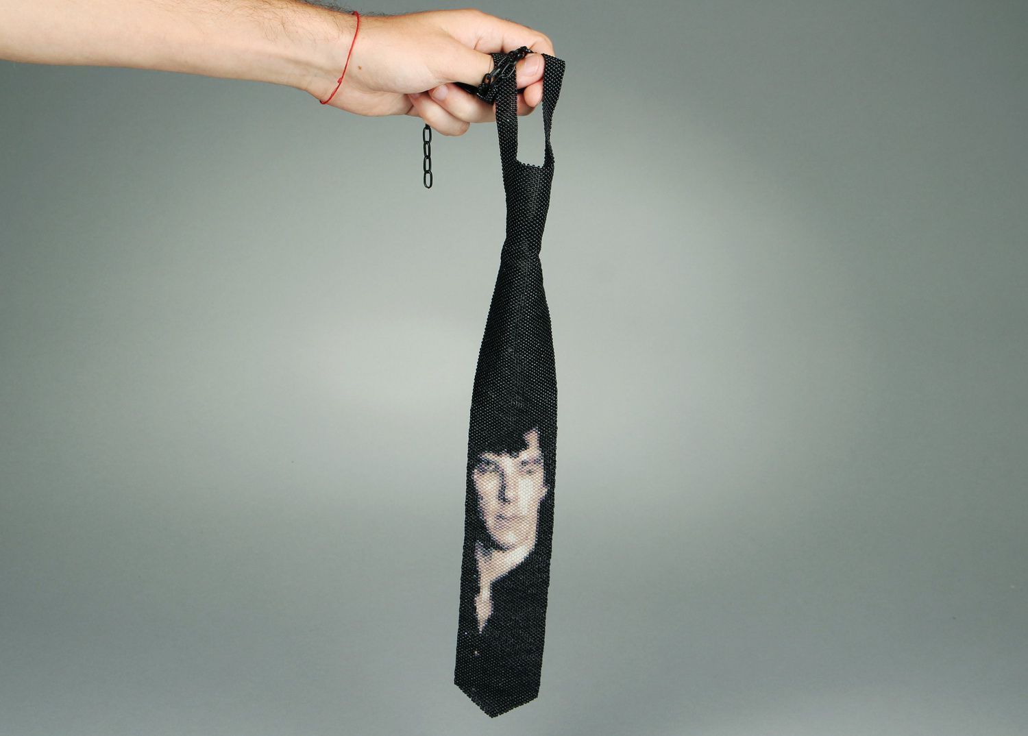 Corbata de abalorios Sherlock foto 4