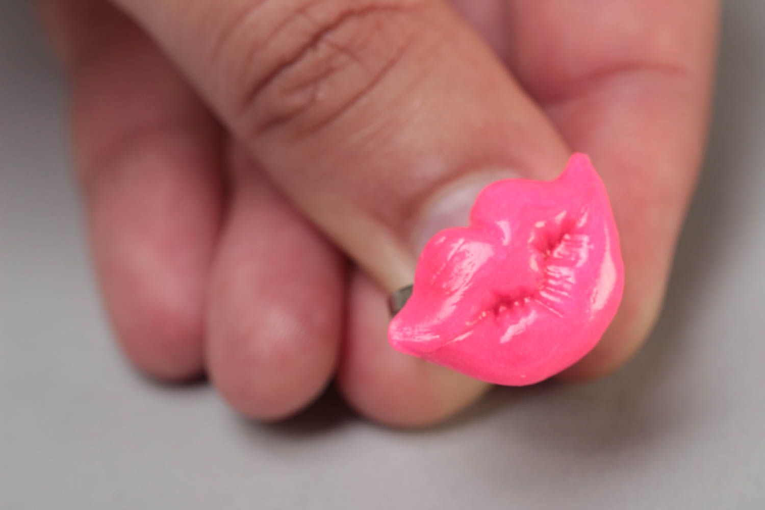 Handmade jewelry ring on metal basis with polymer clay bright pink lips top photo 5