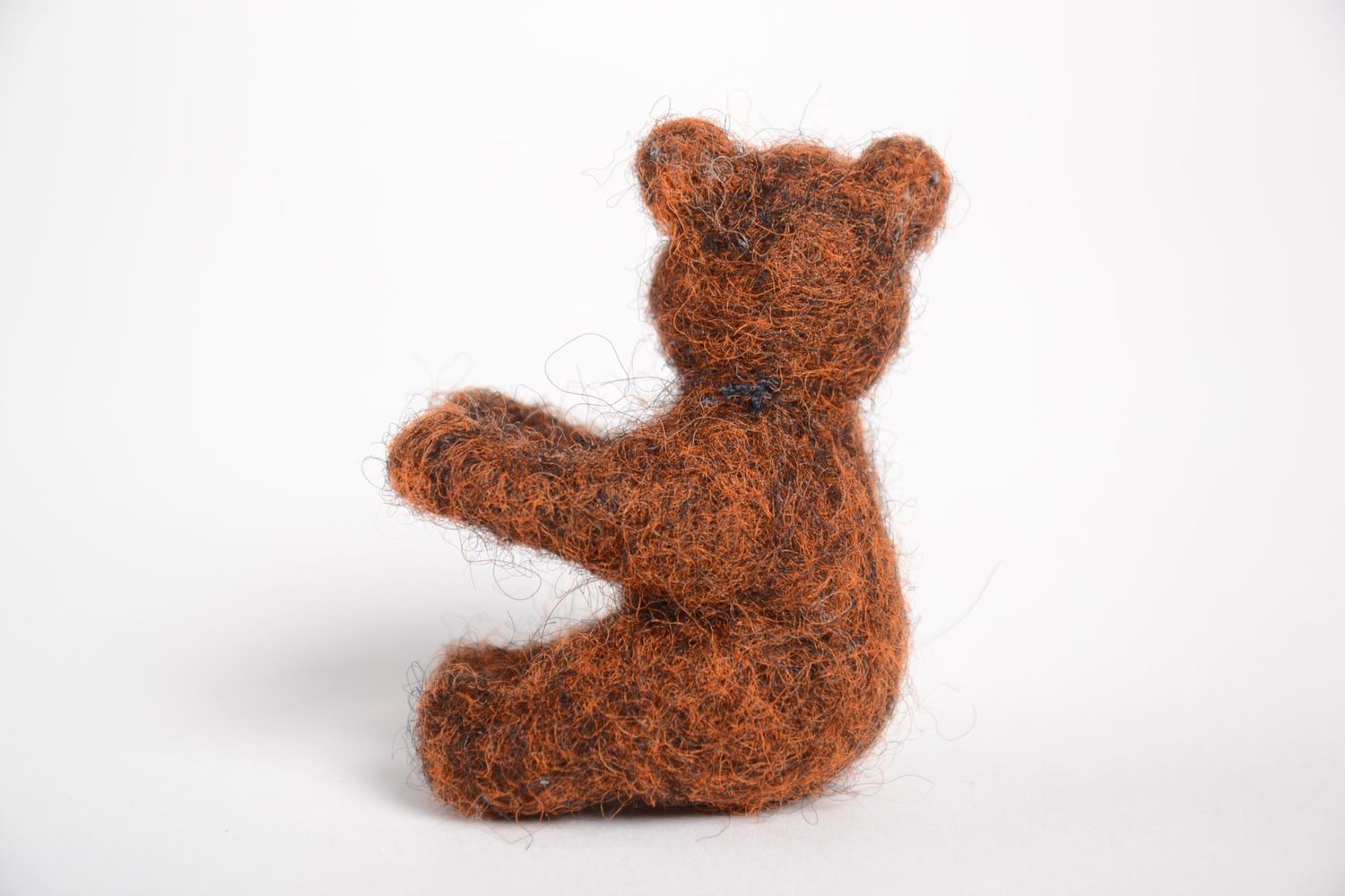 Валяная игрушка хэнд мэйд игрушка из шерсти мягкая игрушка коричневый медвежонок фото 4