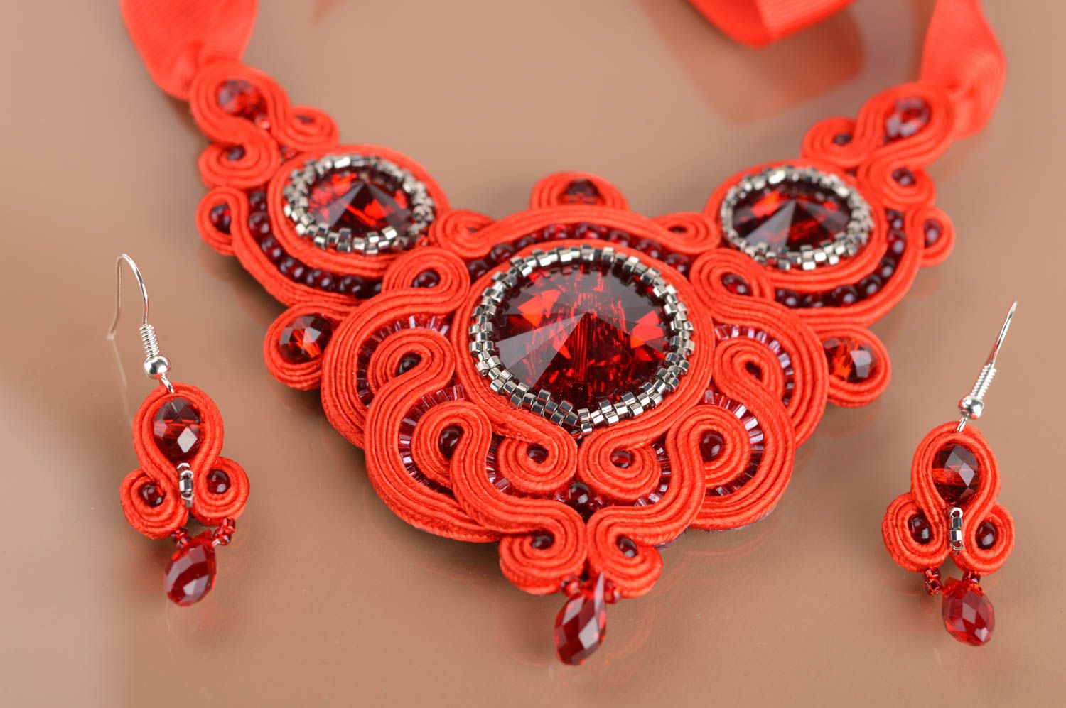 Handmade designer jewelry set soutache earrings and necklace of red color photo 5