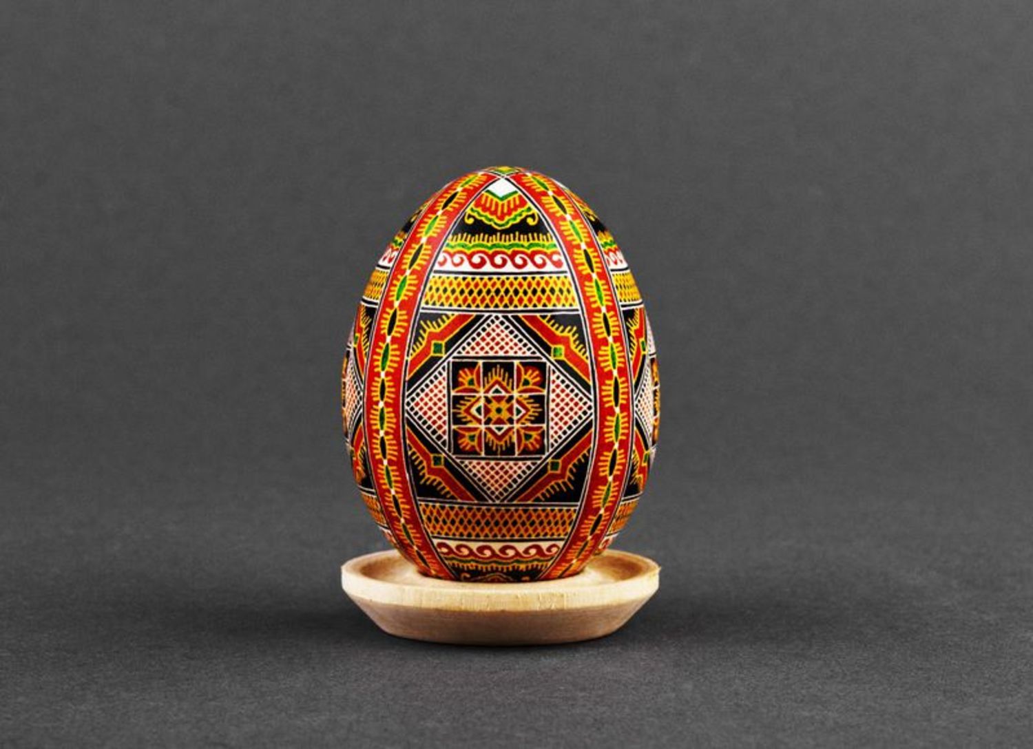 Handmade pysanka with ornament photo 3