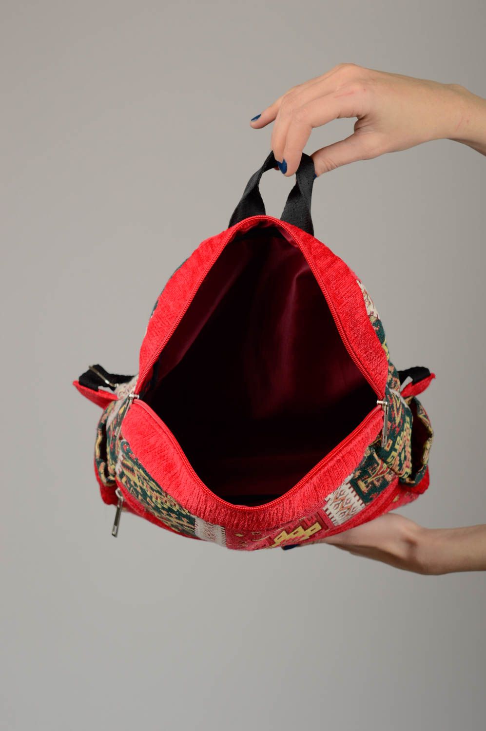 Сумка рюкзак ручной работы рюкзак из ткани детский рюкзак красный с узорами фото 5