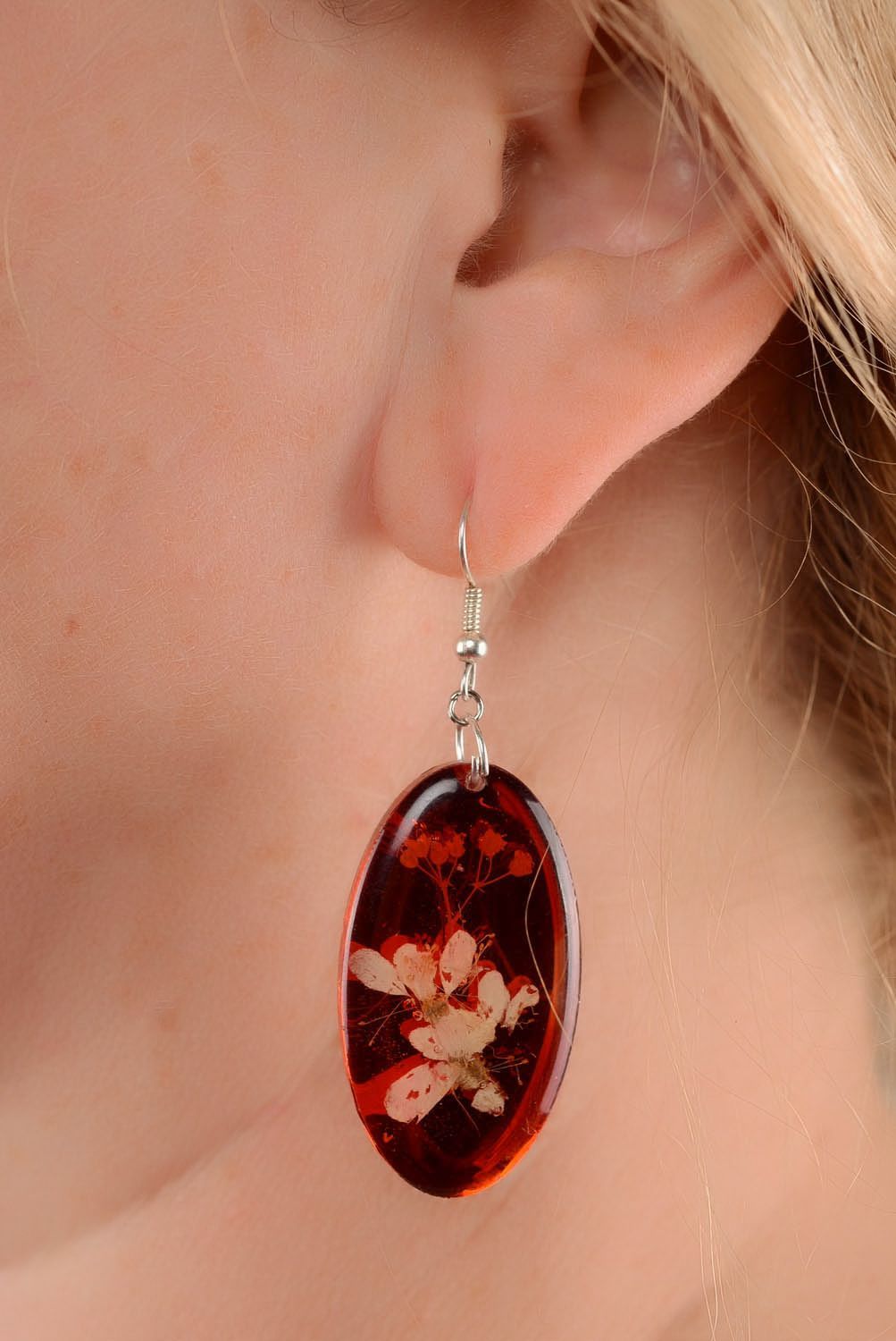 Red oval earrings photo 3