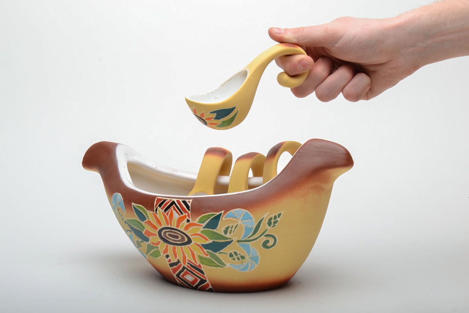 Ceramic bowl and four spoons photo 5