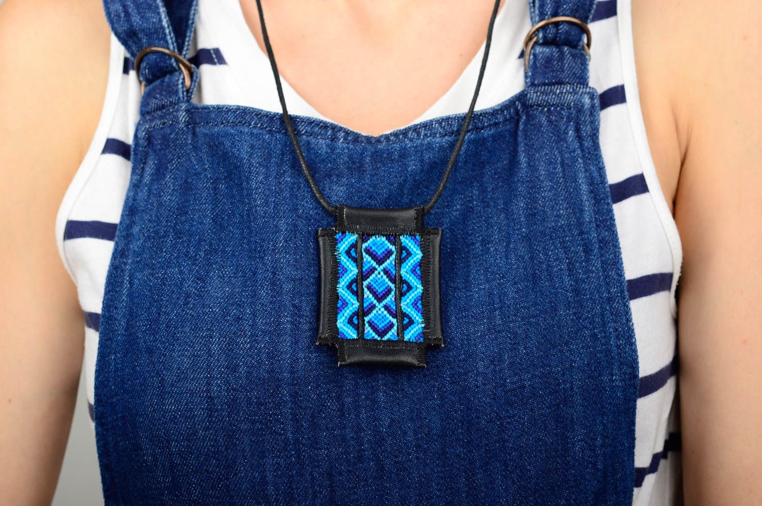 Handmade Schmuck Halskette mit Anhänger Damen Modeschmuck schöner Schmuck blau foto 4