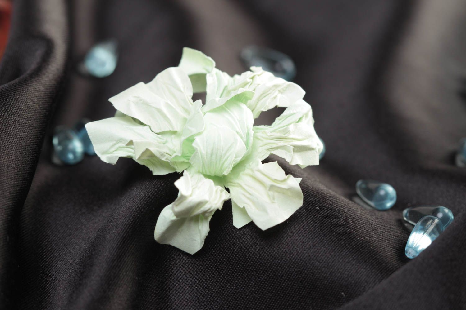 Fleur en papier pour scrapbooking faite main décorative peinte couleur vert pale photo 1