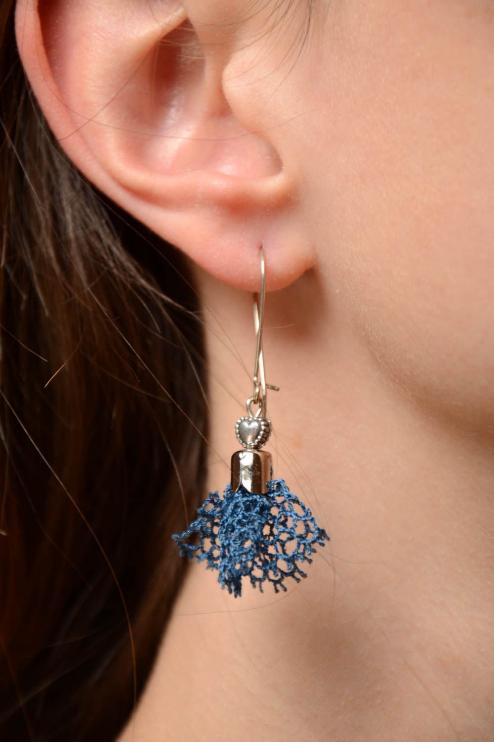 Schöne künstlerische blaue Ohrringe aus Spitze Handarbeit feines Accessoire foto 1