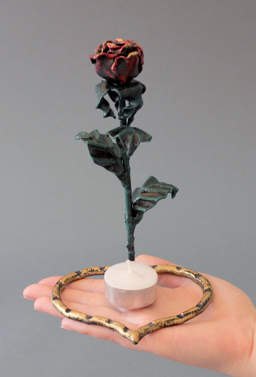 Candelero forjado de metal “La rosa y el corazón” foto 5