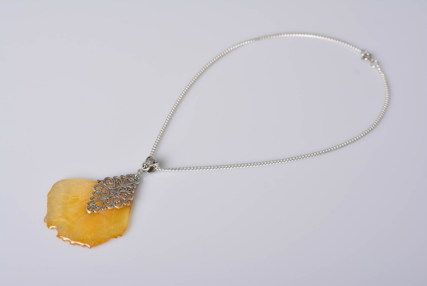 Handmade botanic pendant with flowers epoxy resin pendant epoxy resin jewelry photo 2