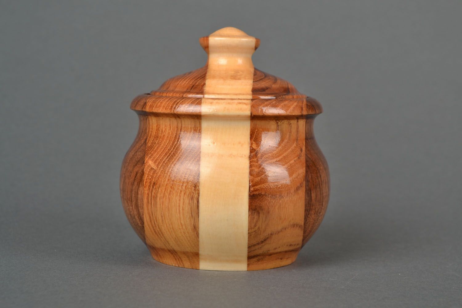 Wooden pot with lid photo 4
