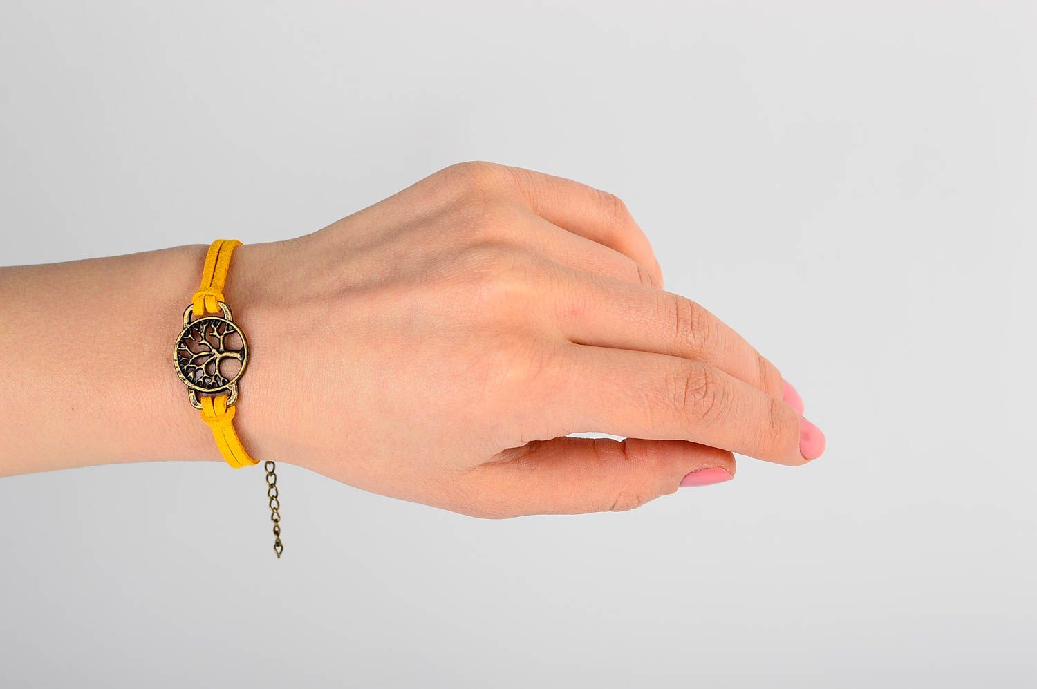 Кожаный браслет хэнд мэйд браслет на руку желтый яркий украшение из кожи фото 2
