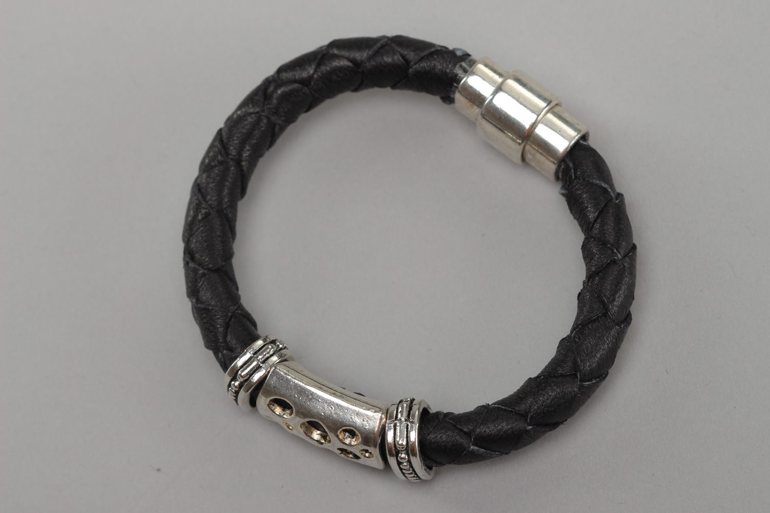Handmade unisex genuine leather bracelet with metal charm photo 2