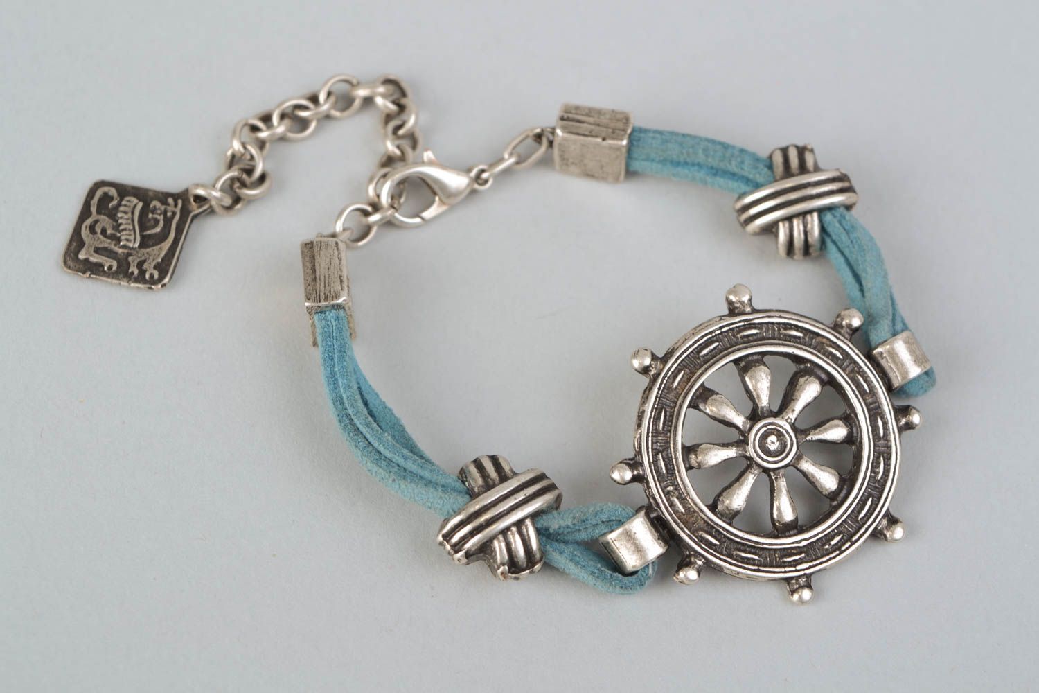 Bracelet en métal et lacet de daim fait main original à motif marin pour femme photo 4
