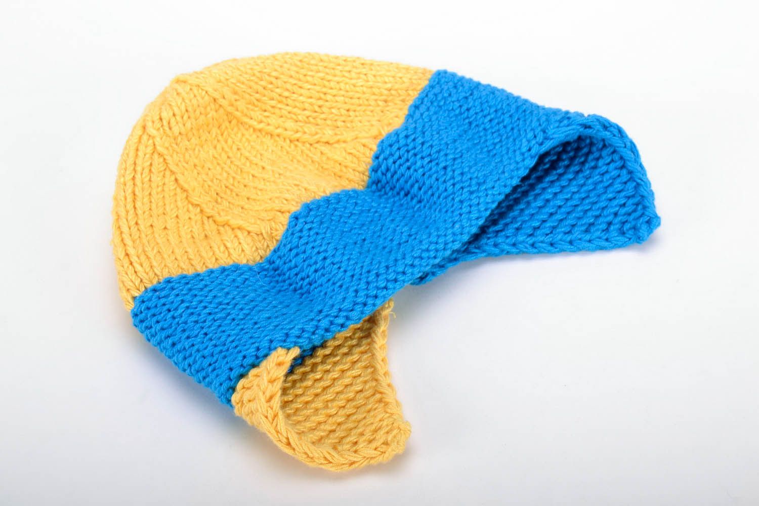 Children's knitted hat photo 4