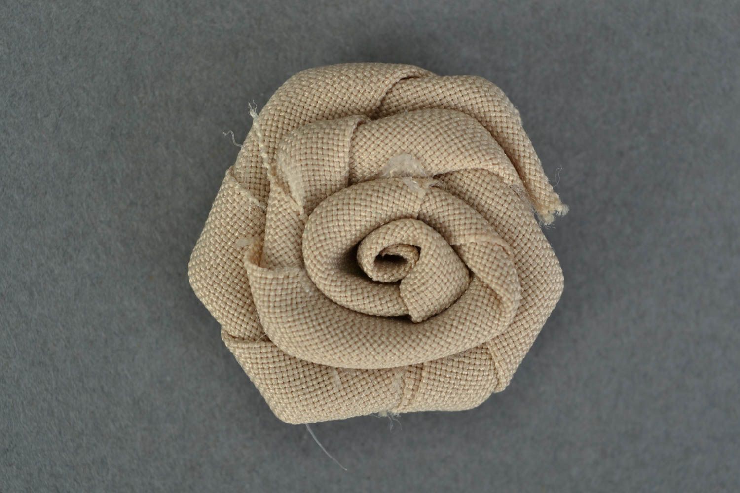 Set of 6 handmade decorative beige fabric rose flowers for DIY accessories photo 5