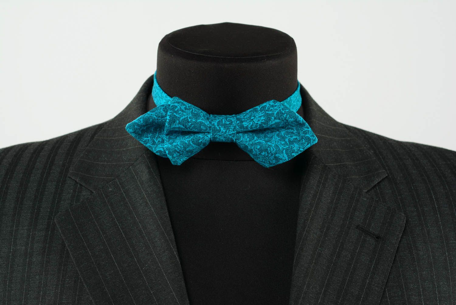 Aquamarine bow tie with pattern photo 2