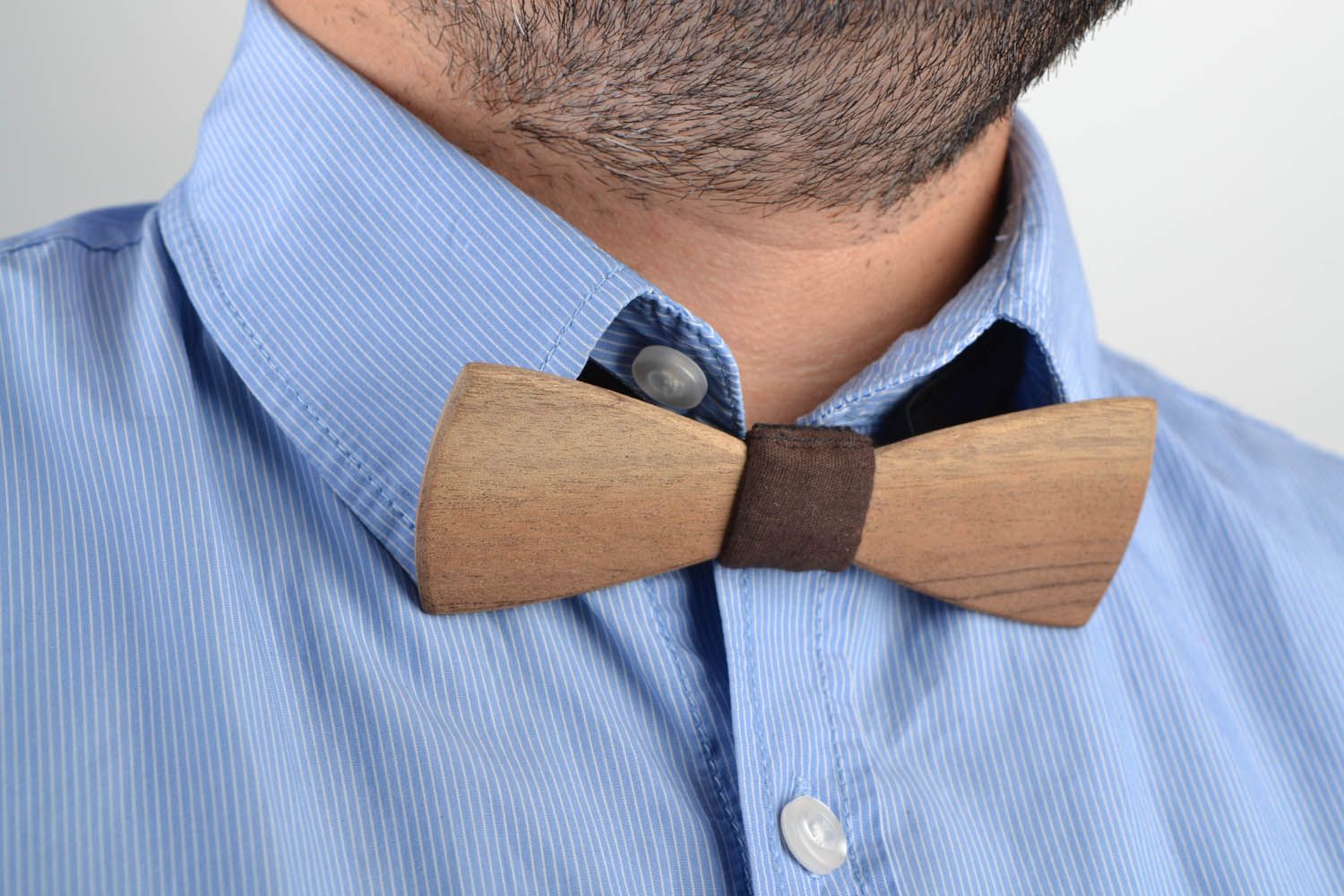 Bow tie made of walnut wood  photo 4