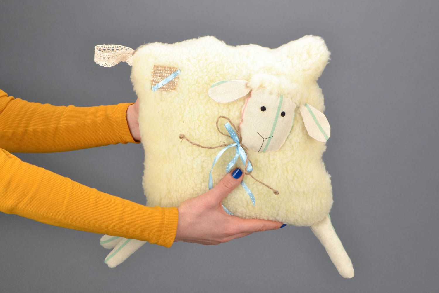 Coussin mouton fait main pour enfant  photo 2