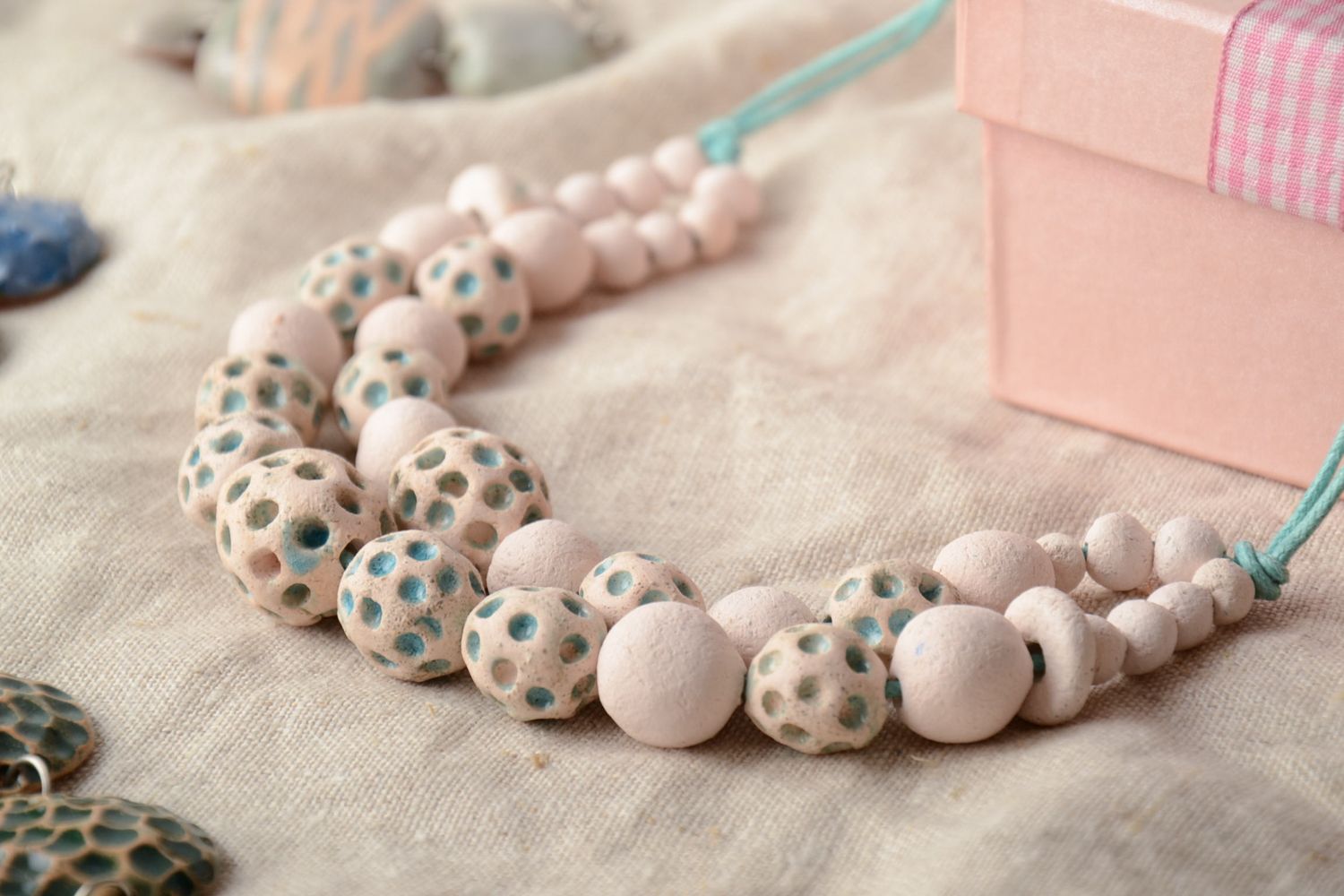 Multi-row ceramic bead necklace photo 1